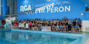 Más de 60 nadadores y nadadoras de distintos espacios formativos y recreativos de la provincia participaron del torneo.