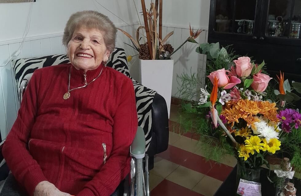 Ángela Candelleri sopló las 100 velitas y es una de las personas más longevas de Arroyito