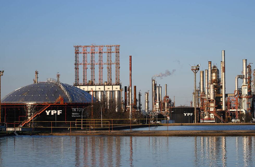 YPF busca compañías interesadas en comprar áreas de gas y petróleo para concentrarse en Vaca Muerta