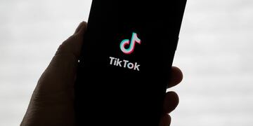 El logotipo de TikTok en un teléfono en San Francisco, el viernes 17 de enero de 2025. (AP Foto/Jeff Chiu)