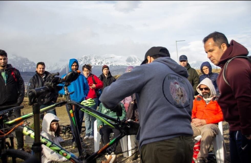 Ushuaia: se realizó el “Taller de Bicicletas” en Nave Tierra