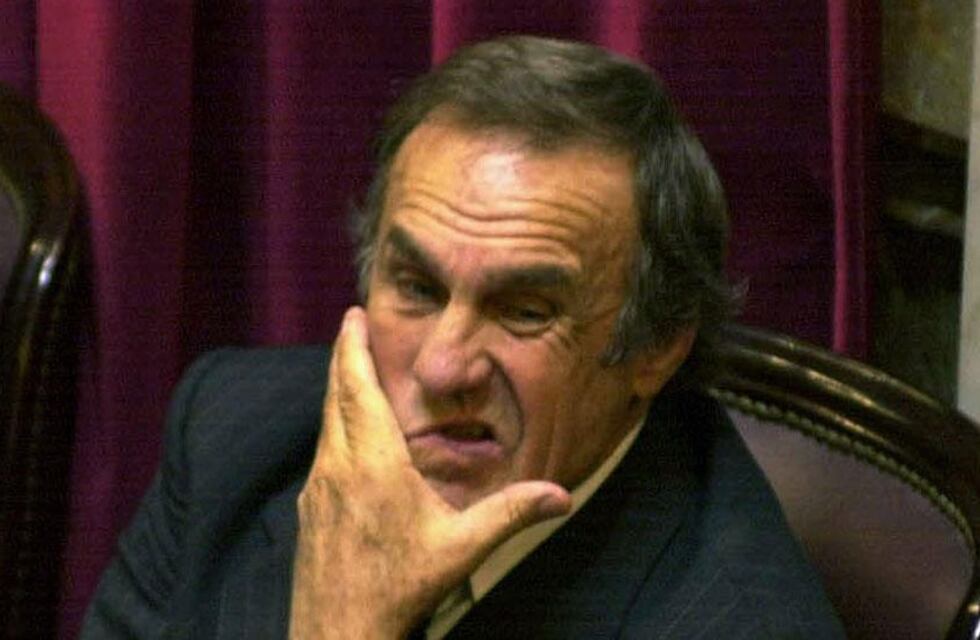 Se agravó el cuadro de Carlos Reutemann y fue trasladado a un sanatorio de Rosario