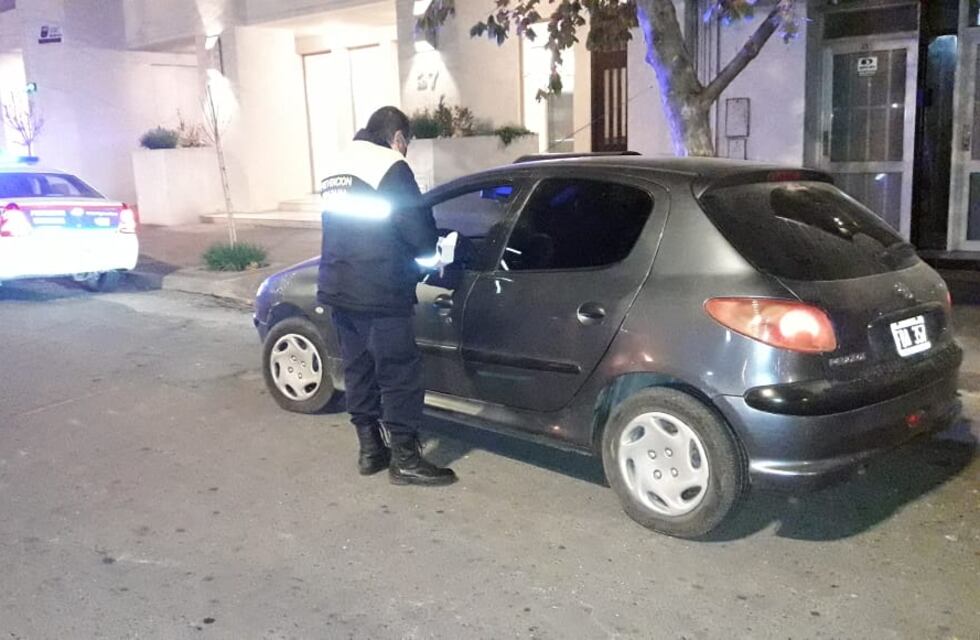 Desactivan tres reuniones clandestinas y labran 74 infracciones de tránsito