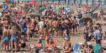 Las playas de Pinamar abarrotadas.