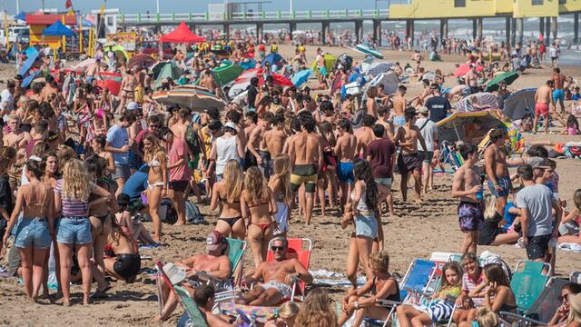 Las playas de Pinamar abarrotadas.