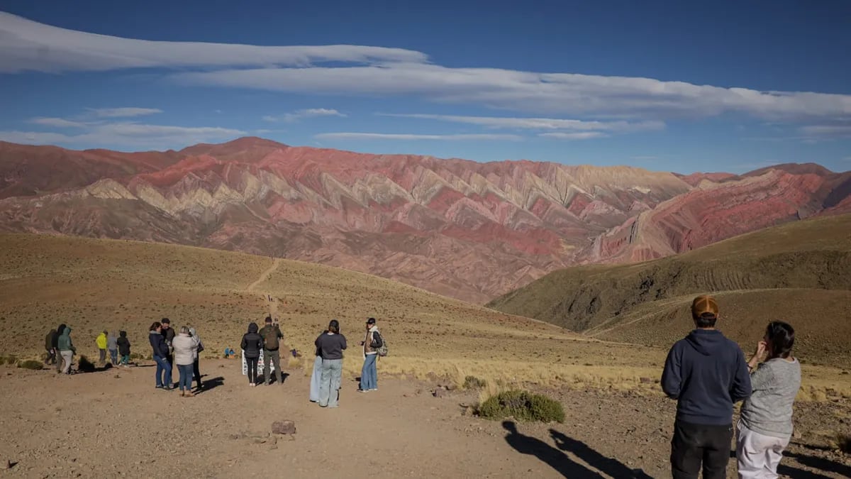 La quebrada del Hornocal, un extraordinario paisaje que en las montañas de Jujuy atrae con particular magnetismo a turistas de todo el mundo.