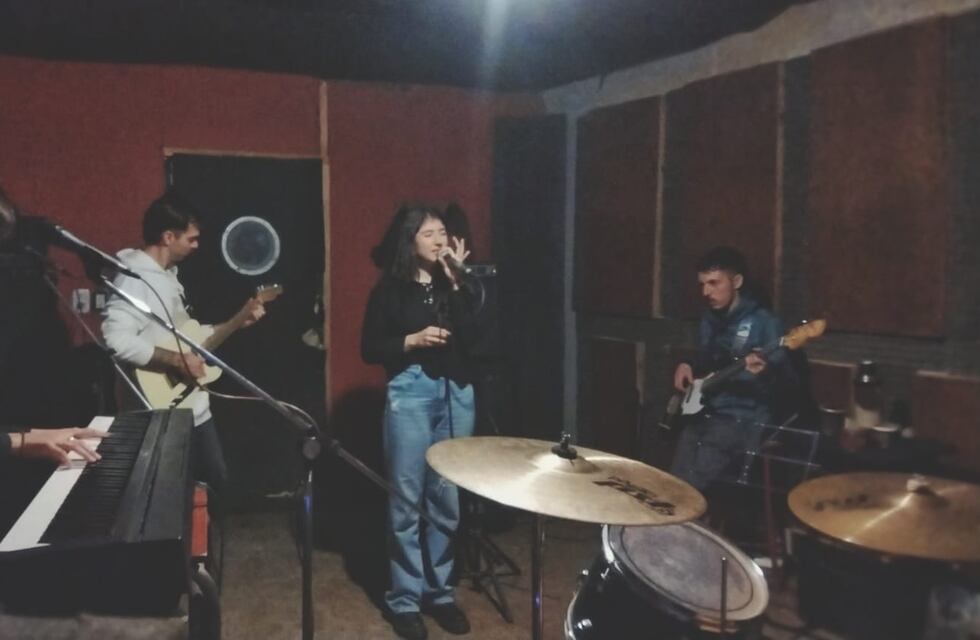 Dufai debuta en los escenarios y Namaste vuelve a tocar en Arroyito