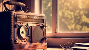 Día de la Radio en Argentina: así fue la primera transmisión de “Los Locos de la Azotea”.