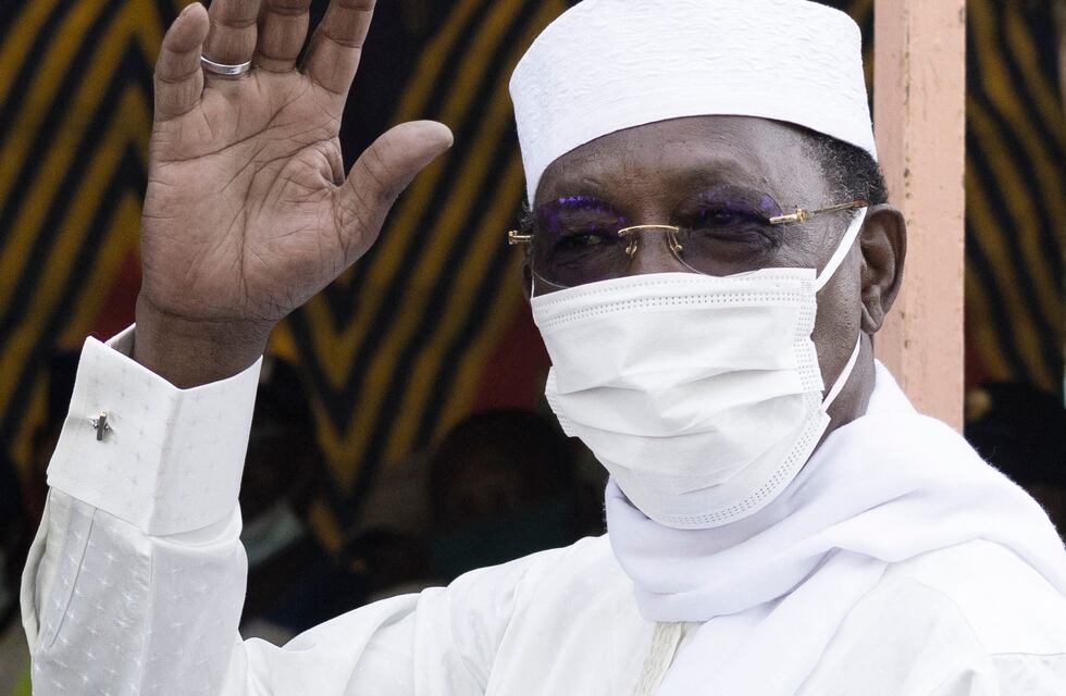 Rebeldes hirieron al presidente de Chad, quien finalmente murió este martes