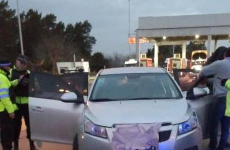 Narcotráfico en Rosario: detuvieron a dos personas con cocaína en la autopista