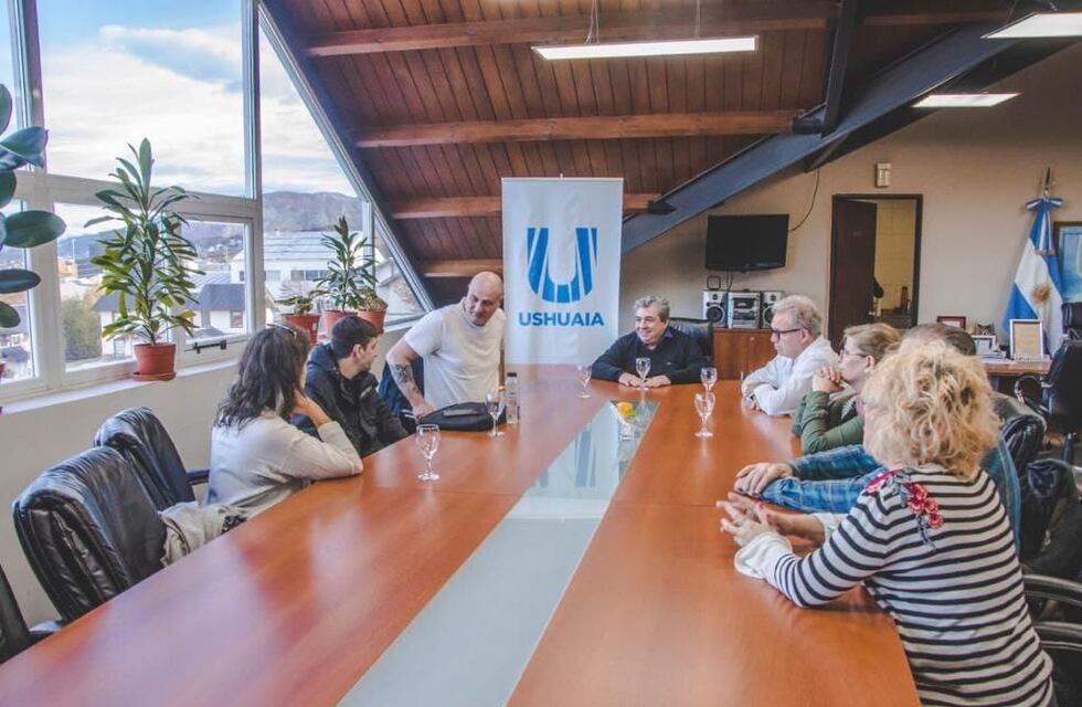 La Municipalidad de Ushuaia recibió al ciclista Juan Pablo Bartizzaghi quien participará de la sordolimpíada en Brasil