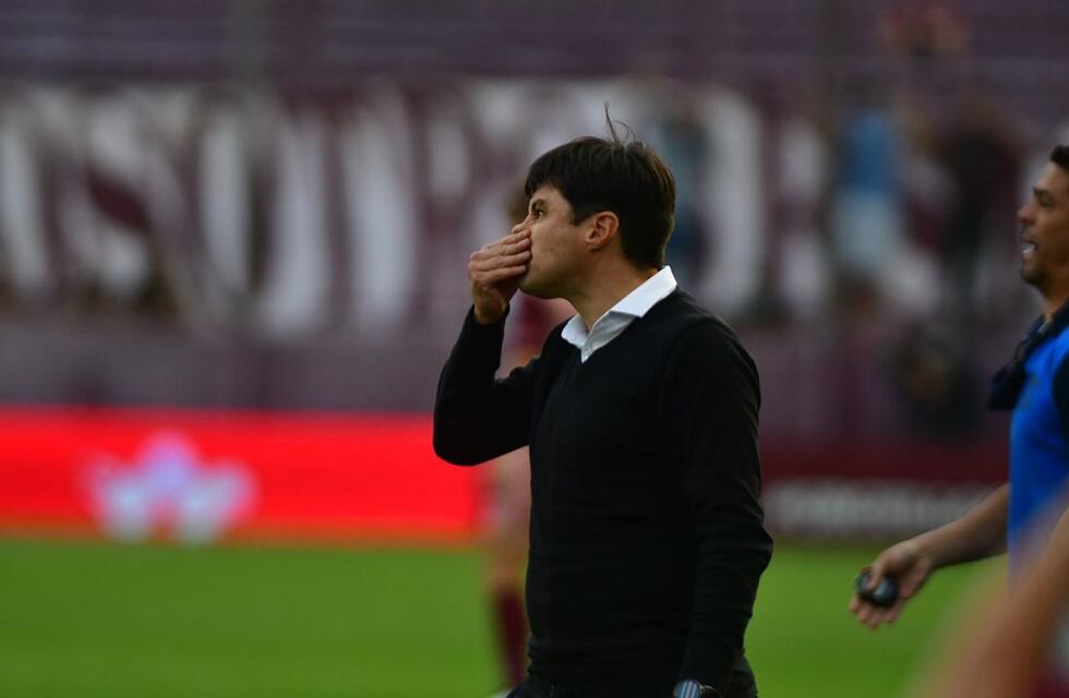 Talleres se alejó más de la cima, por la goleada de River