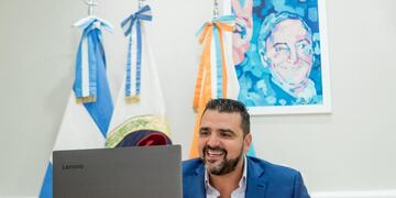 El intendente Walter Vuoto firmó el convenio de cogestión entre la Municipalidad de Ushuaia, en conjunto con el PROCREAR y el Banco Hipotecario.