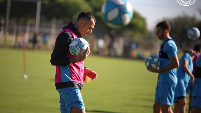 Willy Olivera vuelve a concentrar, pero esperaría entre los relevos.