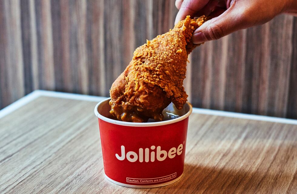 La desagradable sorpresa que encontró una mujer en su comida: pidió pollo pero le sirvieron una toalla frita