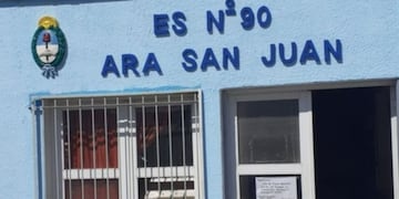 La nueva fachada de la Escuela “Ara San Juan” de La Plata.