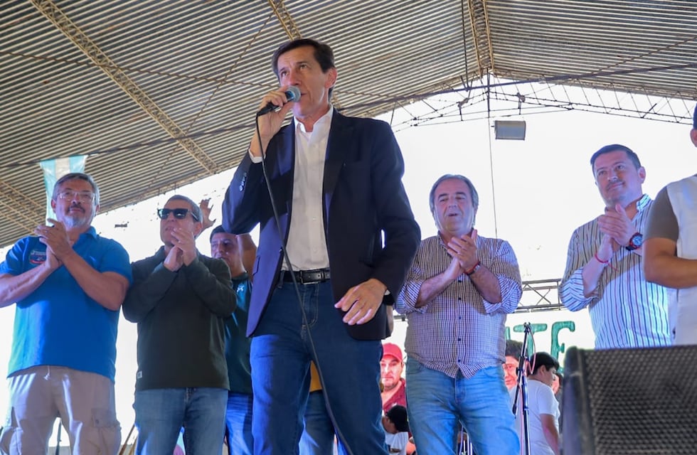 Carlos Sadir compartió un almuerzo con trabajadores de la construcción de Jujuy