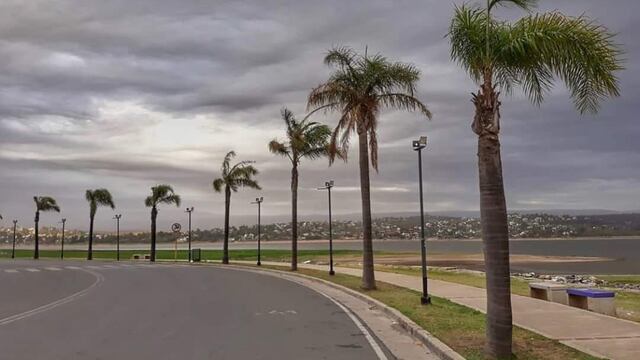 Días grises y probabilidad de precipitaciones en Carlos Paz. (Foto: Charly Soto).