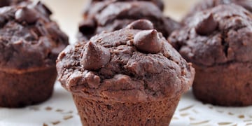 Cómo hacer muffins de chocolate como los de Starbucks en casa: súper esponjosos y sabrosos