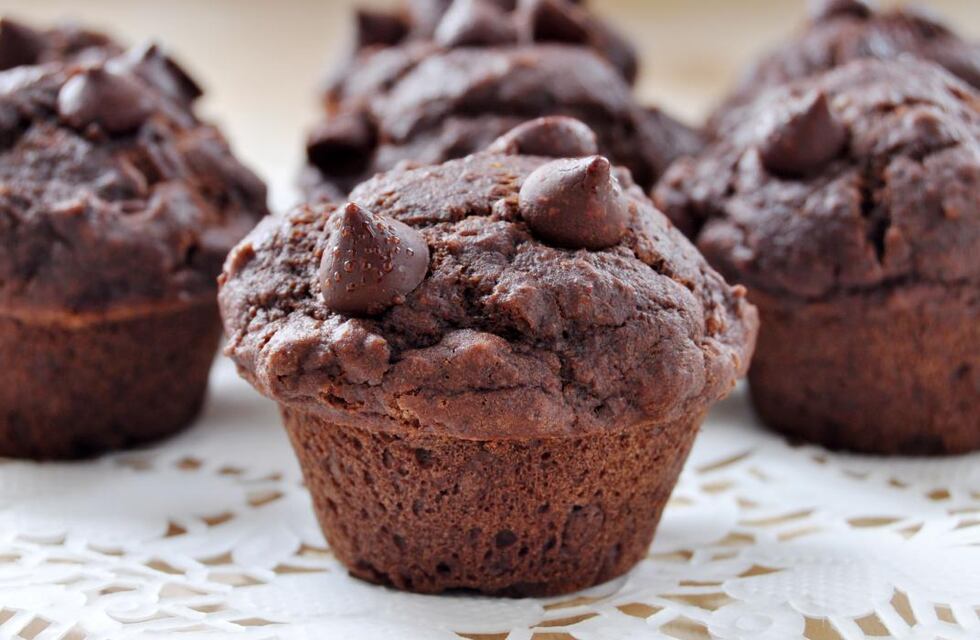 Cómo hacer muffins de chocolate como los de Starbucks en casa: súper esponjosos y sabrosos