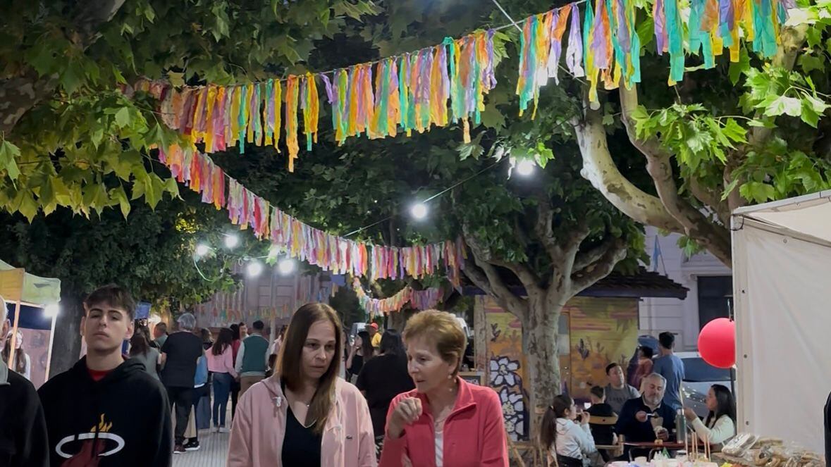 Gonzales Chaves celebró la Feria de Emprendedores – Especial Navidad