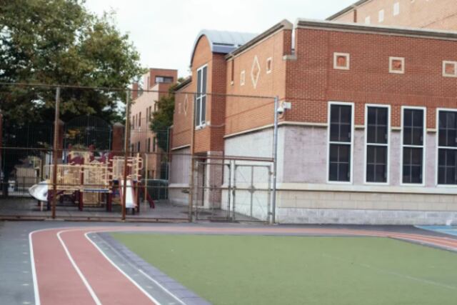 El colegio CEIP Miguel Hernández, en Sevilla, en España.
