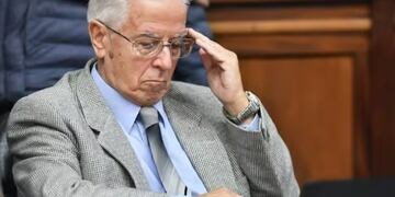 Gustavo Rivas - abogado acusado por abuso y corrupción de menores.