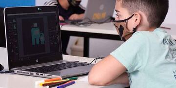 La DGE lanzó el programa piloto EduTec y se aplicará a alumnos de 4to grado de tres escuelas de Godoy Cruz. Gentileza MGC