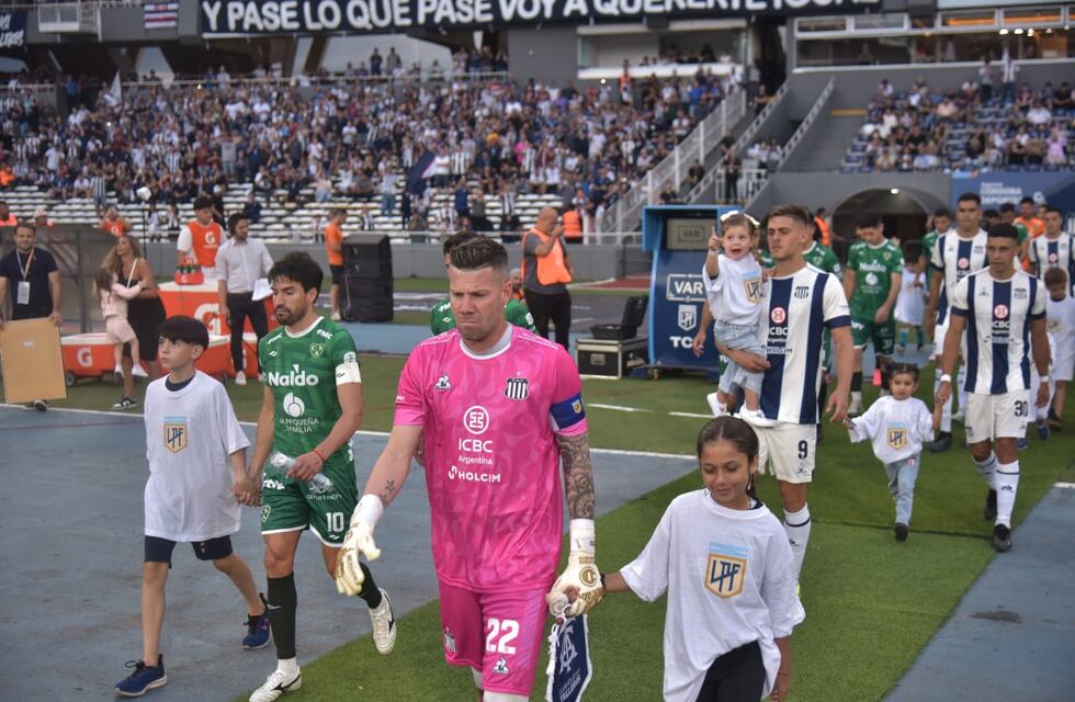 La vigencia en Talleres del capitán Guido Herrera; homenaje y los números que lo respaldan