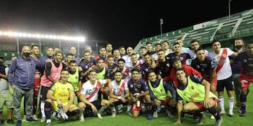 Defensores de Pronunciamiento - River Plate