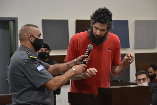 Gil Pereg habla durante los alegatos durante el juicio en el que fue condenado por un jurado popular. Gentileza Prensa del Poder Judicial.