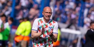 El exfutbolista de 46 años dirigió a Vélez Sarsfield hasta diciembre.