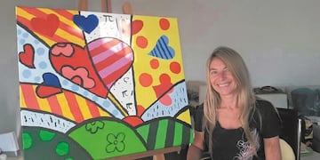 Marcela le da pelea a la enfermedad ELA a través de la pintura.