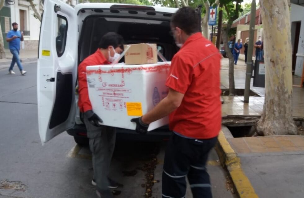 Histórico: llegaron a San Juan las primeras vacunas contra el coronavirus