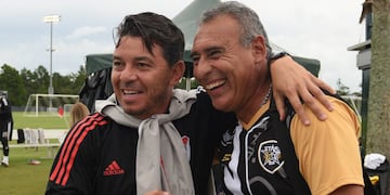 El cordobés José Luis Villarreal con Marcelo Gallardo. Habló del Boca-River que se viene en Córdoba (Prensa River).