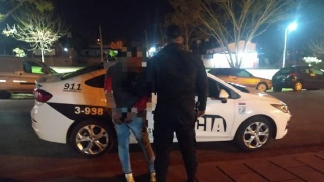 Detienen a un joven acusado de robar y ejercer violencia contra su padre.