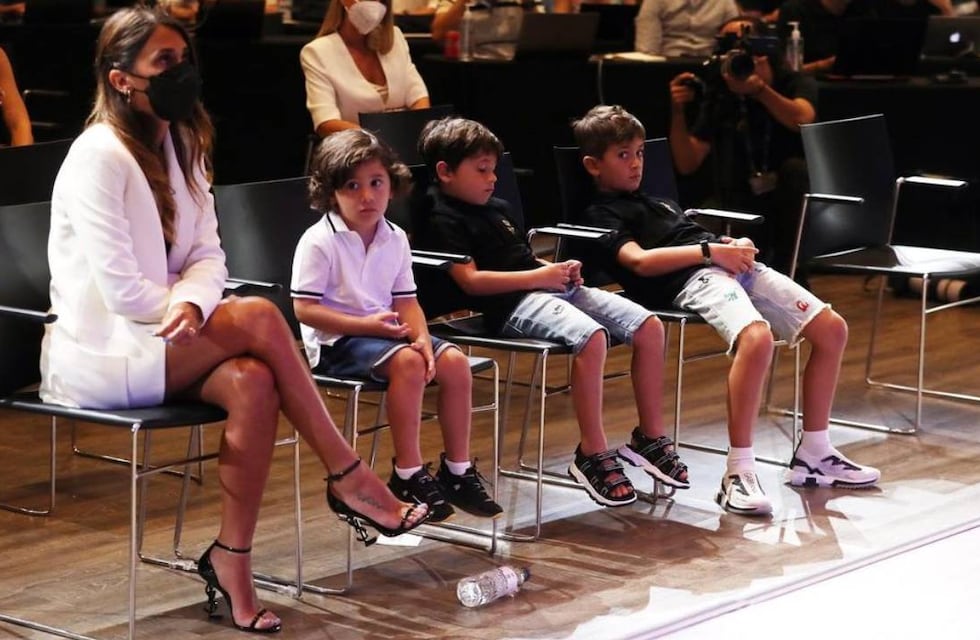 Los hijos de Lionel Messi se robaron todas las miradas durante la presentación en el PSG