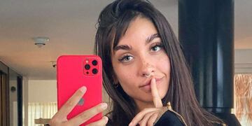 María lució un look total negro, incluidas las tiras de su tanga