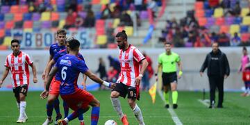 Patricio Cucchi bajó una pelota en el área y Gregorio Rodríguez anotó el empate para Instituto (José Gabriel Hernández / La Voz)