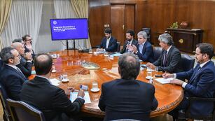 Luis Caputo con supermercadistas