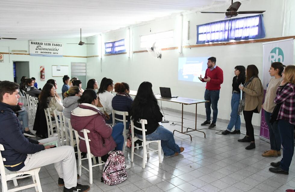 Se capacitaron 50 personas en la confección de su currículum