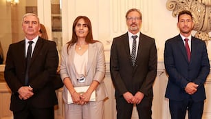 Los nuevos ministros del gabinete del gobernador Carlos Sadir: José Manzur (Salud); Daniela Teseira (Educación); y Leandro Álvarez (Ambiente y Cambio Climático). También asumió Diego Cussel como fiscal de Estado.