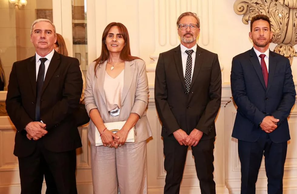 Sadir comenzó la renovación del Gobierno de Jujuy designando nuevos ministros en su gabinete