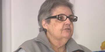 Ana no puede pagar el alquiler de su departamento y decidió irse a vivir a la Terminal de Ómnibus.