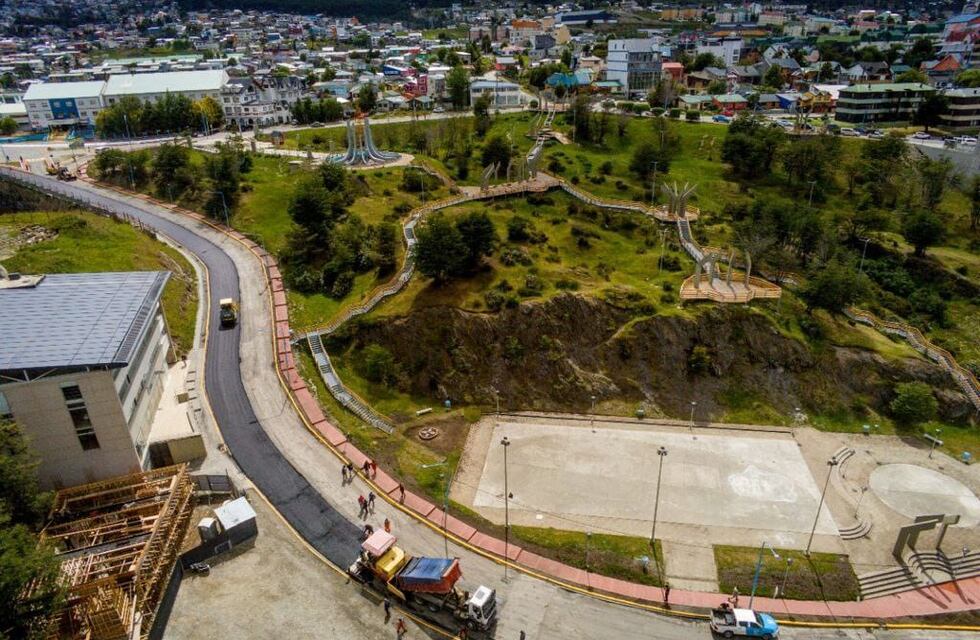 Ushuaia: Comenzó la repavimentación de calle San Martín