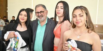 El intendente Raúl Jorge presidió el agasajo a las alumnas que representarán a 59 escuelas y colegios de departamento Dr. Manuel Belgrano en la 72.da FNE.