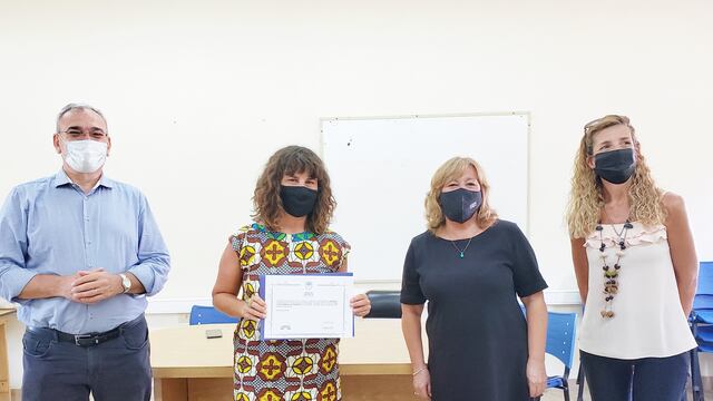 Alcides Calvo y Rosario Cristiani entregaron fondos del FANI a escuelas del departamento Castellanos.