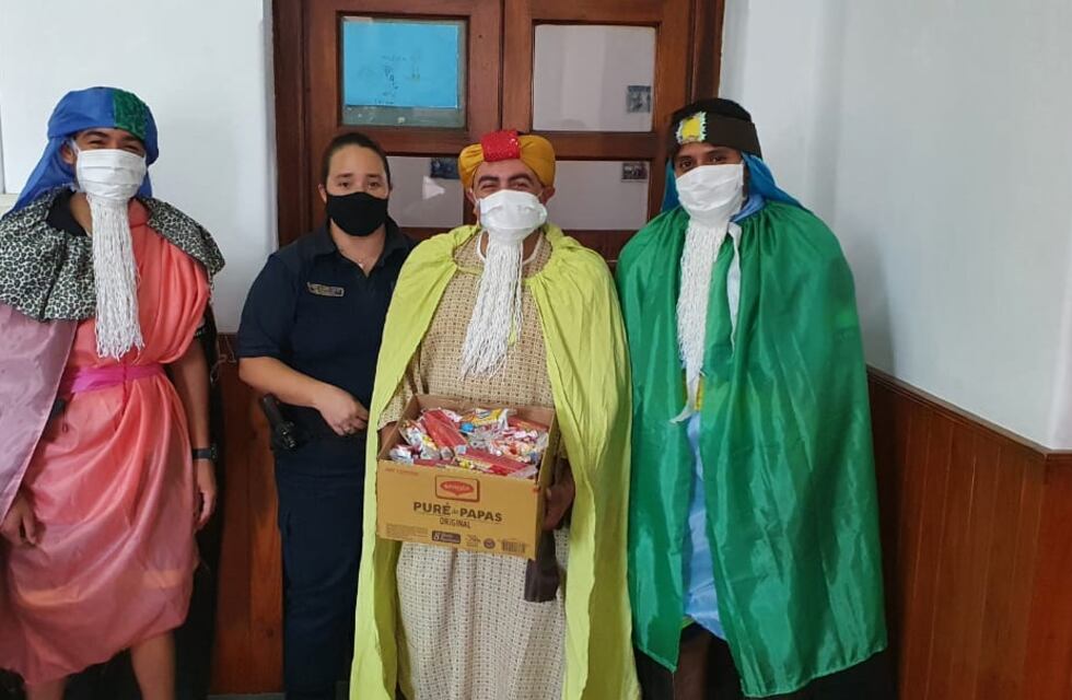 Los niños de Huerta Grande recibieron muchos dulces de los Reyes Magos