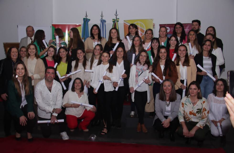 CRESTA: Acto de Colación de Grado y Entrega de Diplomas