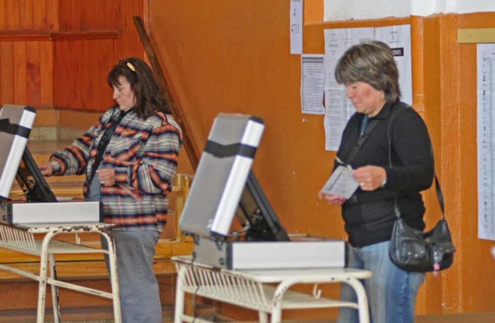 Villa Carlos Paz: los ciudadanos pueden practicar el voto electrónico en distintos puntos de la ciudad